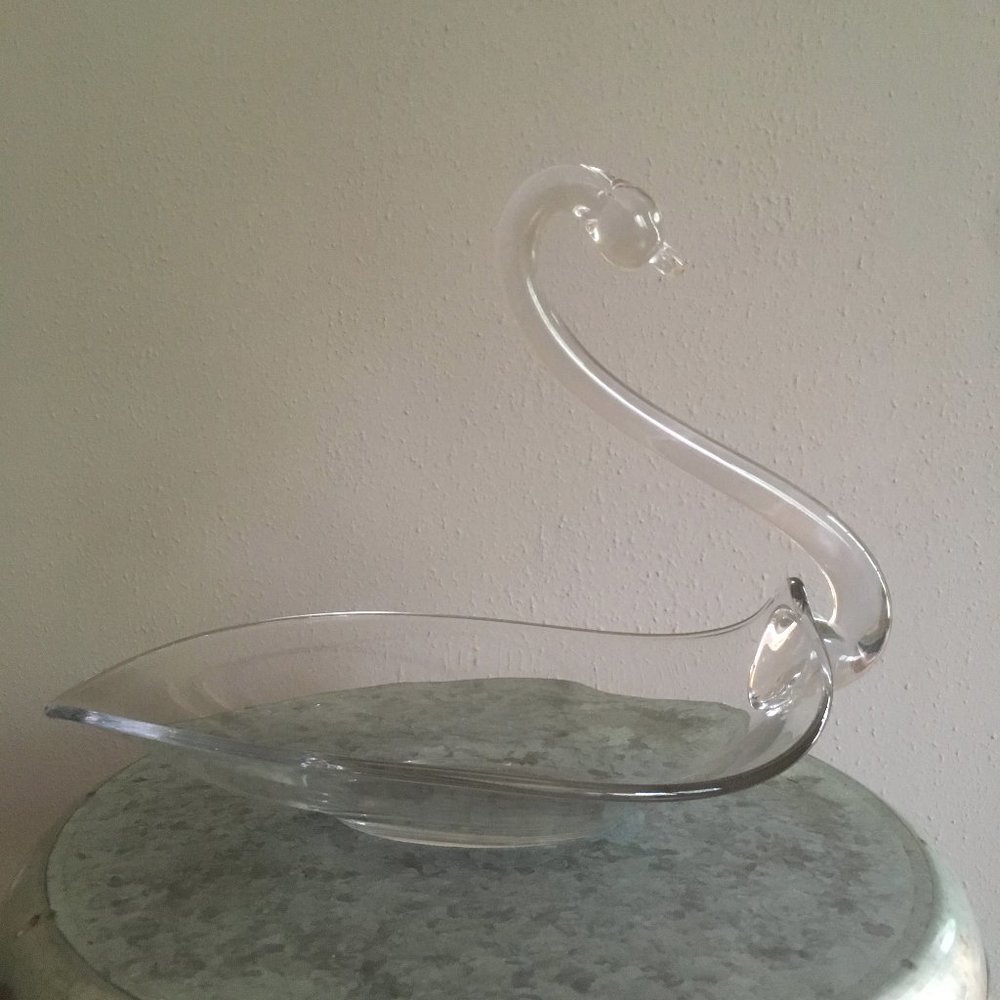 Vintage Art Glass Swan Candy/Nut Dish. Clear.